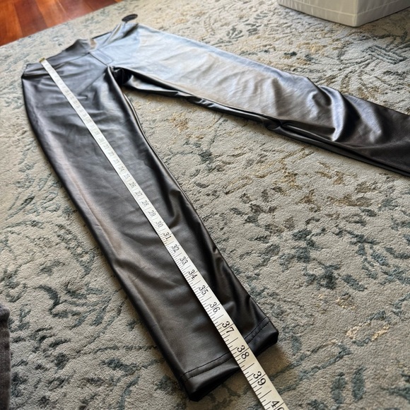 Offline by Aerie Real Luxe Faux Leather Leggings – Size M NWT - Picture 11 of 11
